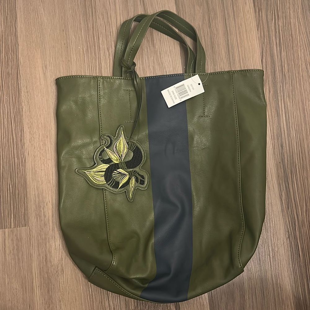 NWT. Saks Fifth Avenue. Green and Blue Bag.